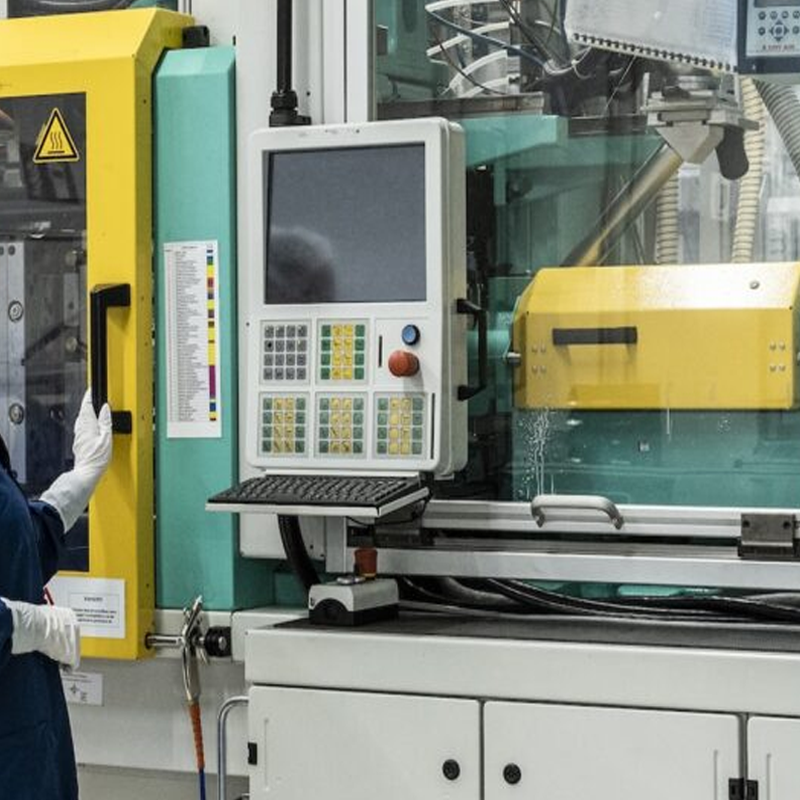 Leveraging Micro Molding and Dual-Component Injection for High-Precision Medical Components5